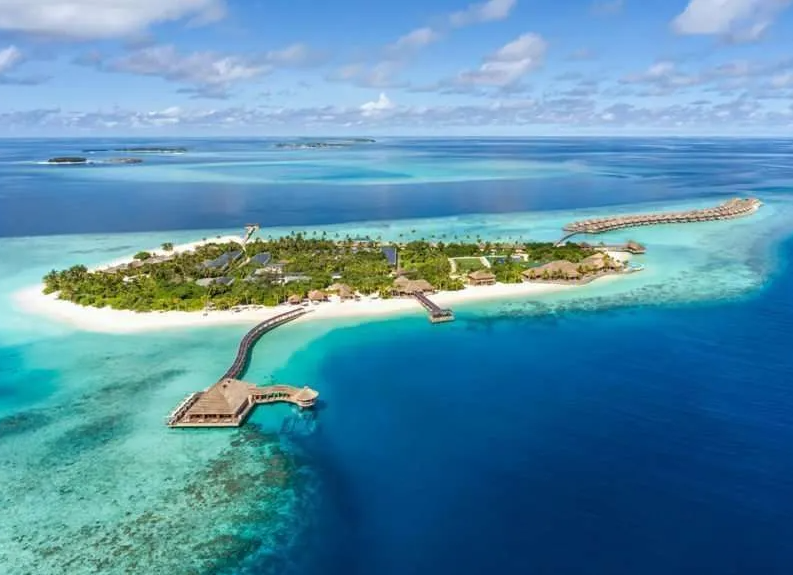 Hurawalhi Island Resort — Lhaviyani